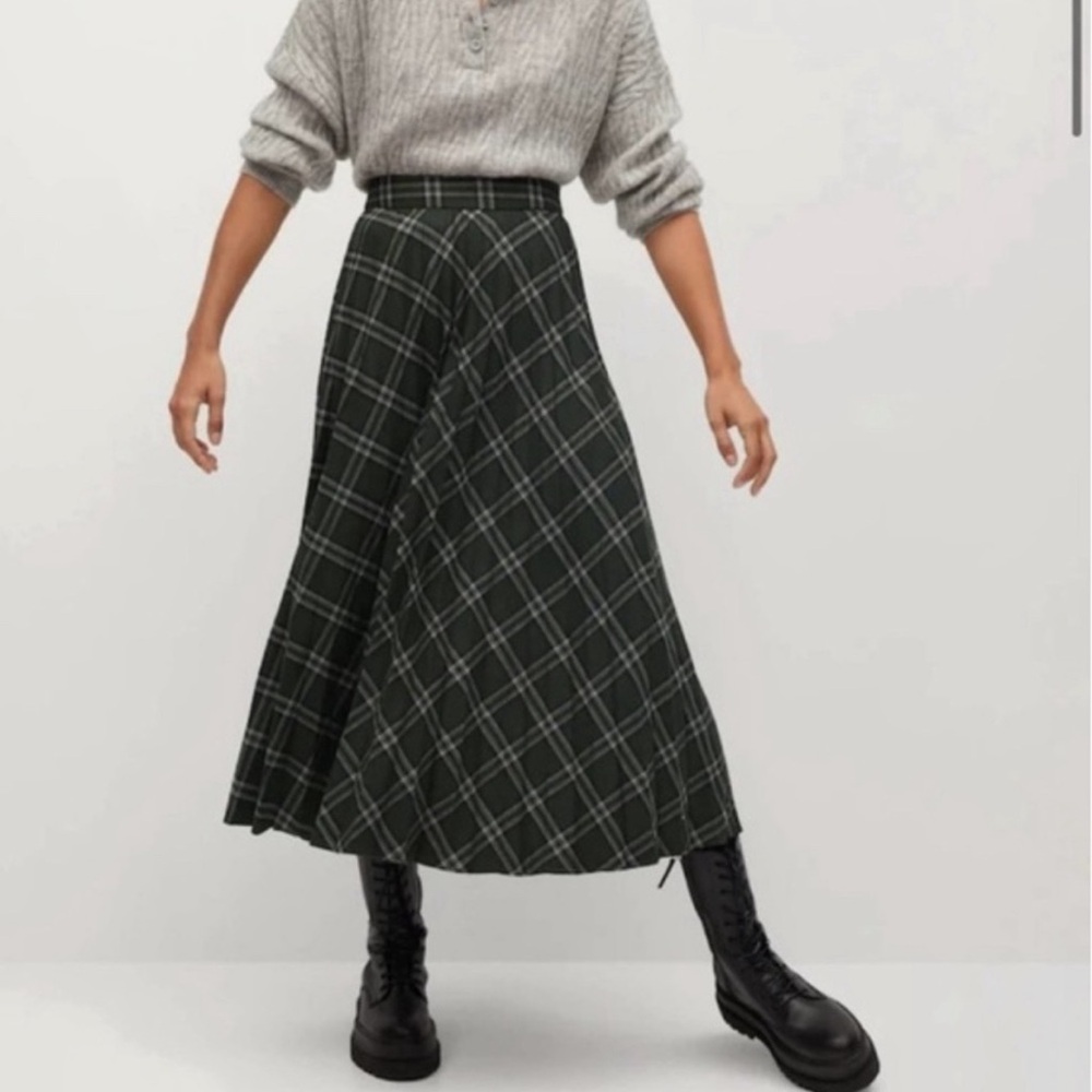 NWOT Mango Pleated Tartan Maxi Skirt
